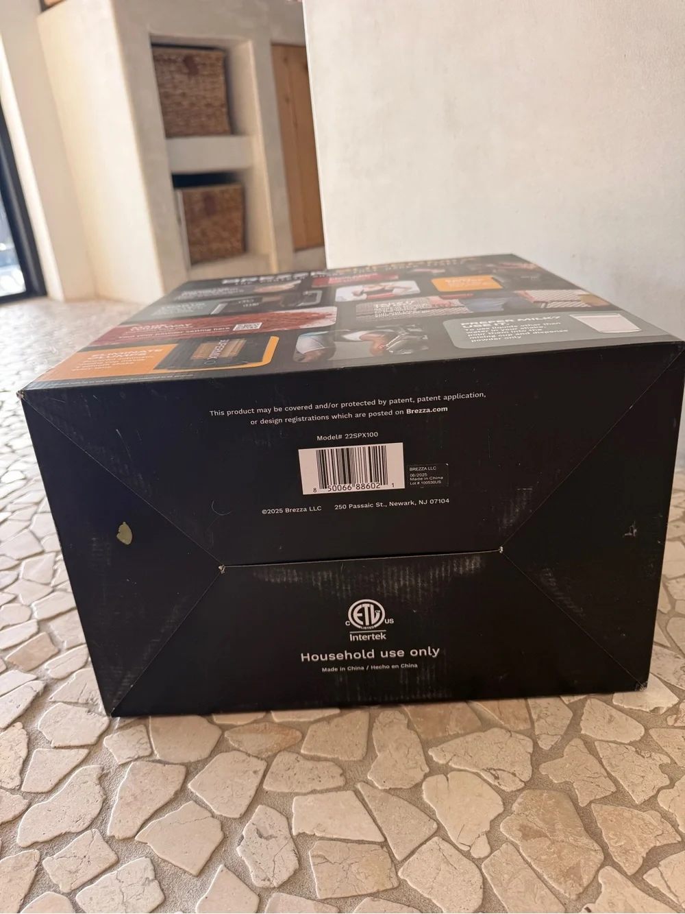BREZZA SUPERMIX Protein Shake Maker - Black with Orange Accents. New